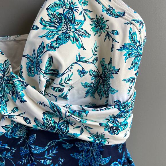 Lands’ End Surplice Blue and White Underwire Tankini Swim Top Size 12 - Picture 2 of 6